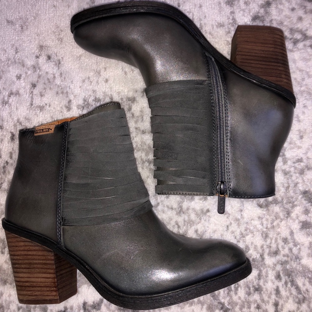 Boots - Picture 1 of 5